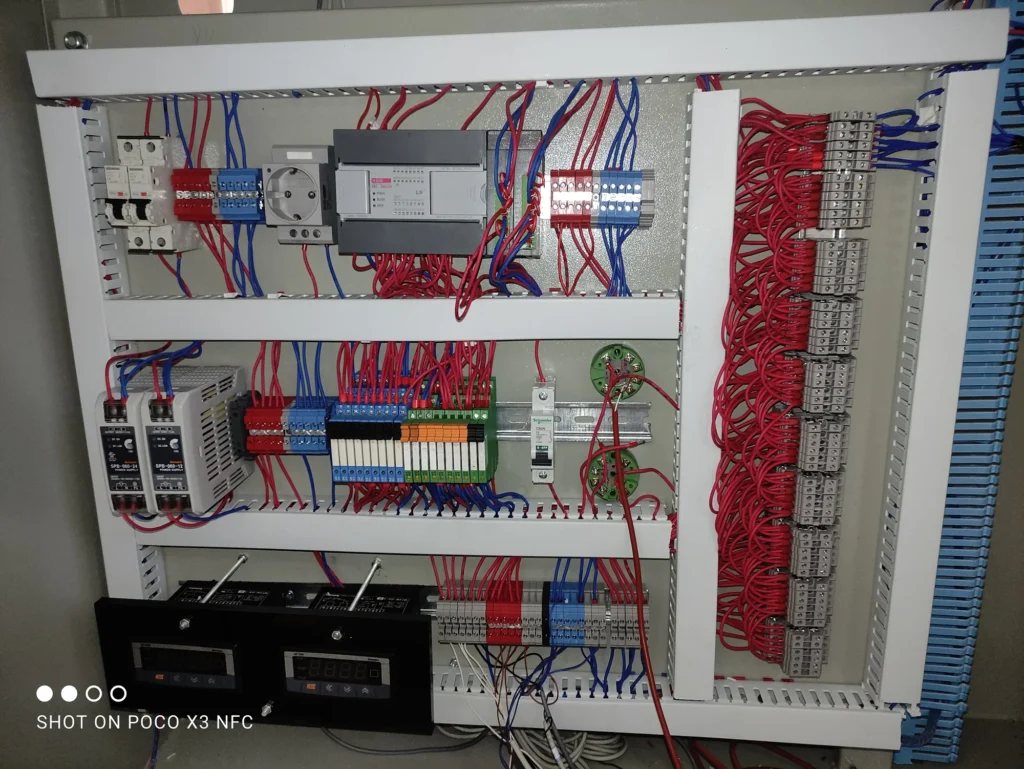 پروژه برنامه‌نویسی و راه‌اندازی دستگاه پرس قرص کارخانه آرام گستر دارو